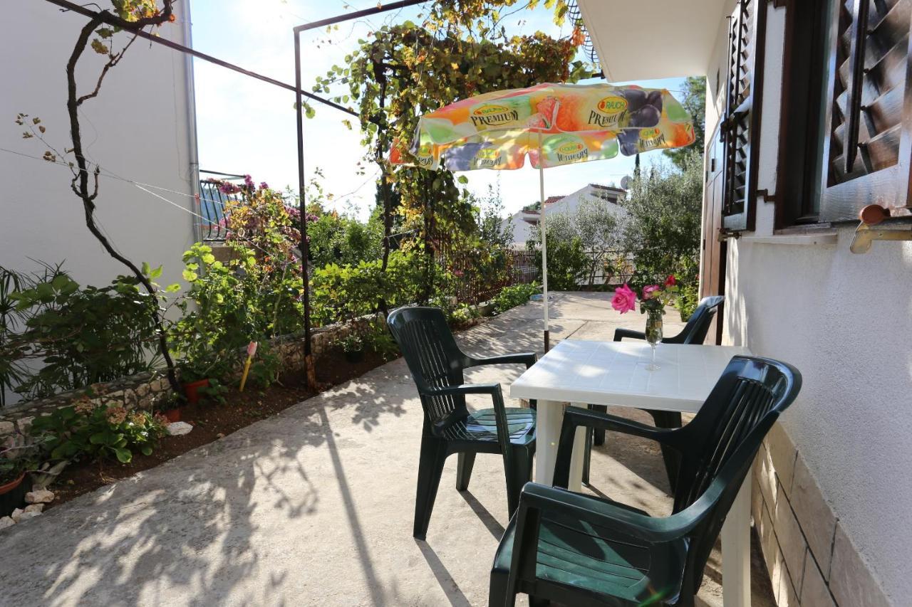 Apartments By The Sea Rogoznica - 10338 Exterior photo